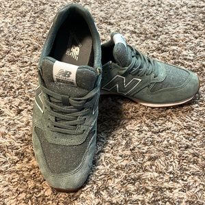 New Balance 696 Women’s Size 8 Green